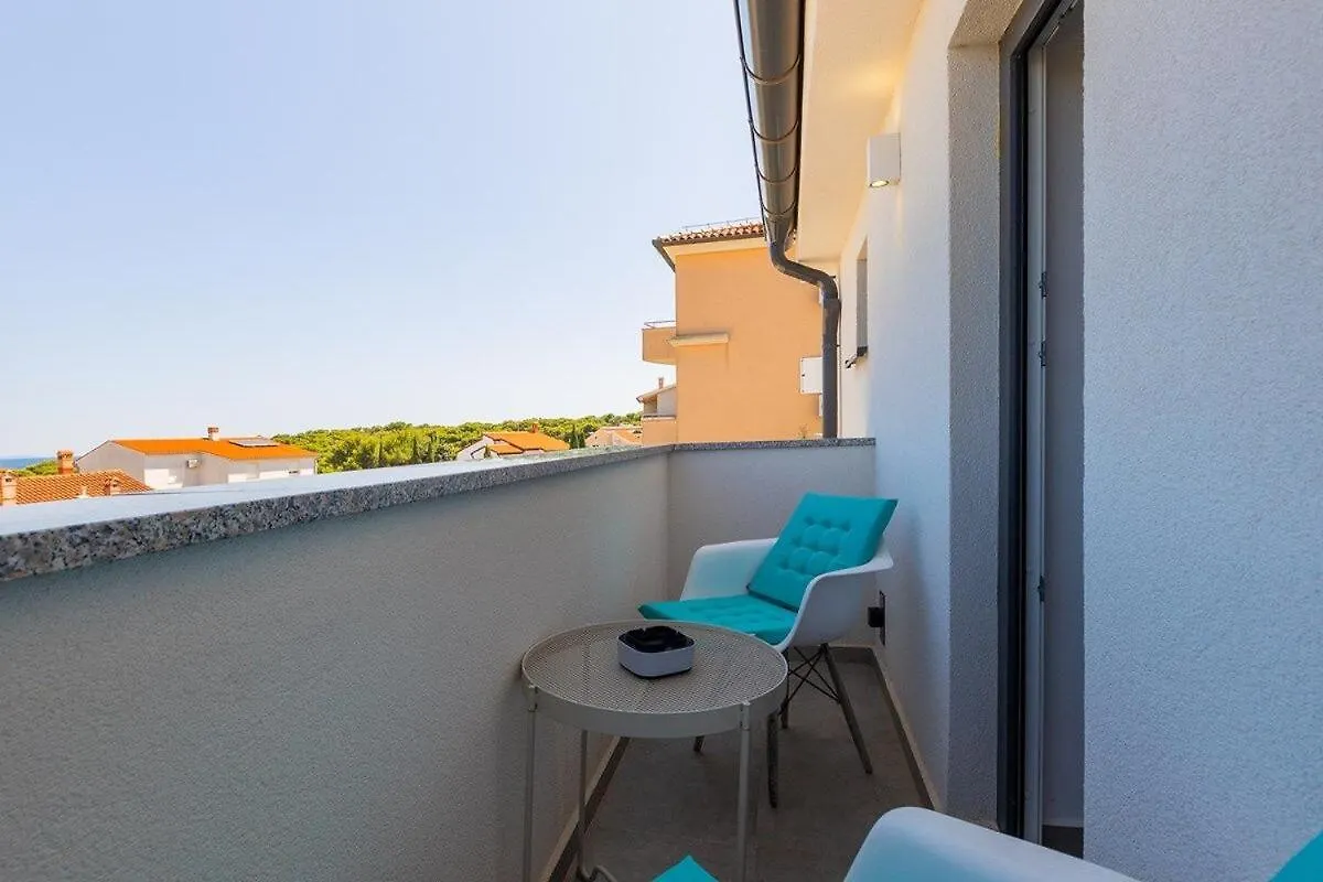 Apartment Lux Premantura 0*,